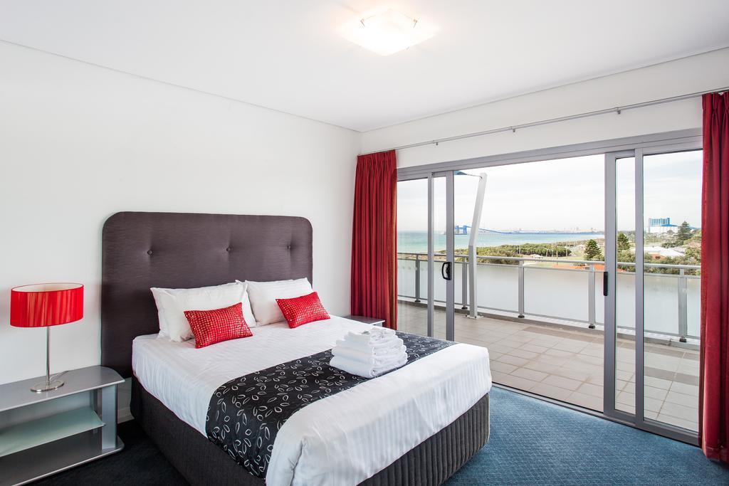 Spinnakers By Rockingham Apartments Esterno foto