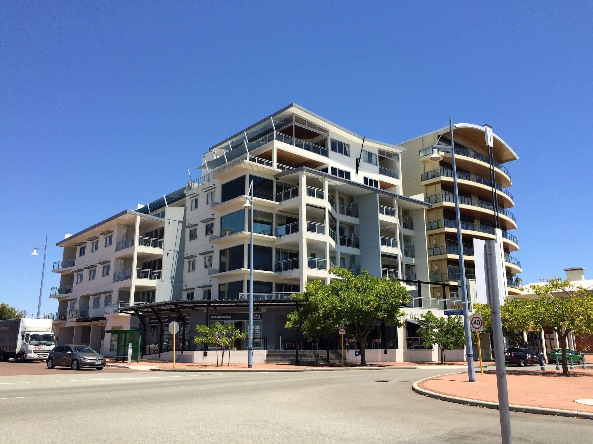 Spinnakers By Rockingham Apartments Esterno foto