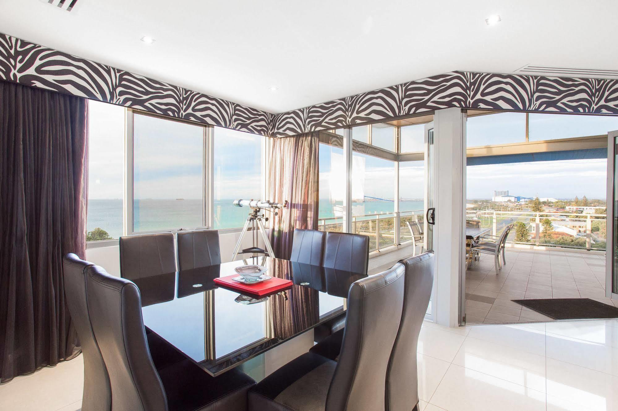 Spinnakers By Rockingham Apartments Esterno foto