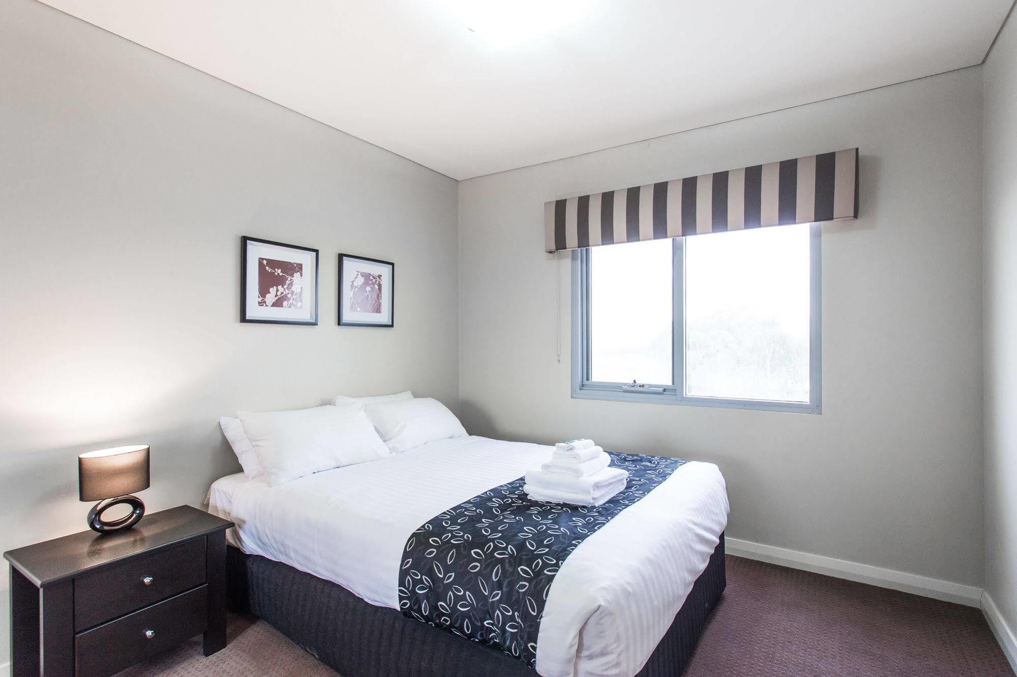 Spinnakers By Rockingham Apartments Esterno foto