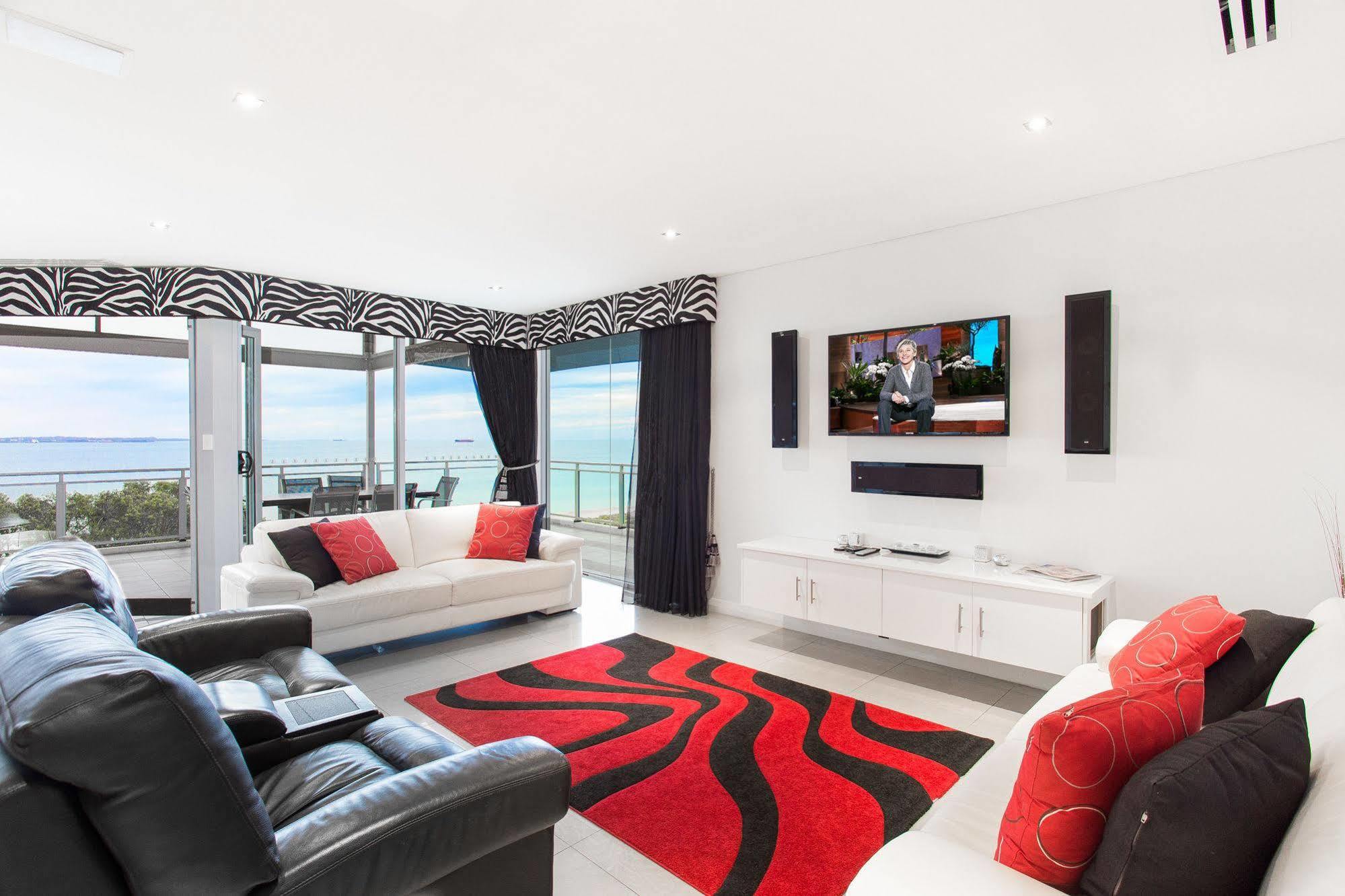 Spinnakers By Rockingham Apartments Esterno foto