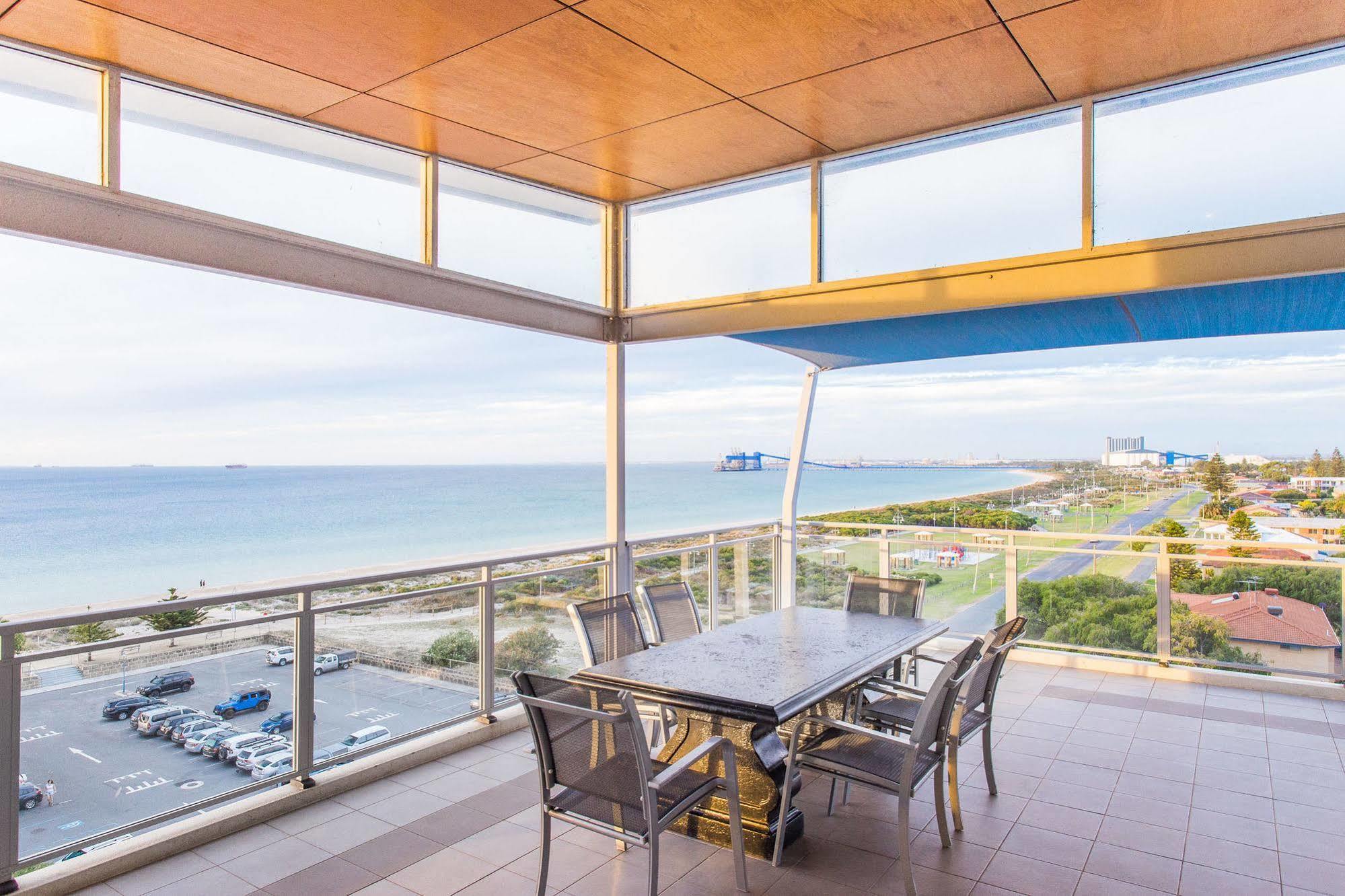 Spinnakers By Rockingham Apartments Esterno foto